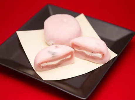 桜の生クリーム大福